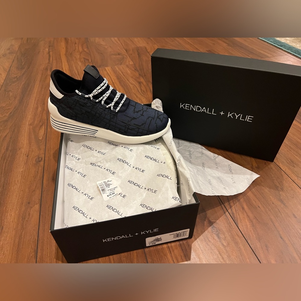 Kendall + Kylie Sneakers kkDreeze